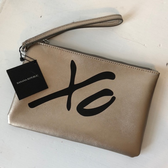 NWT Banana Republic leather wristlet - Picture 1 of 5